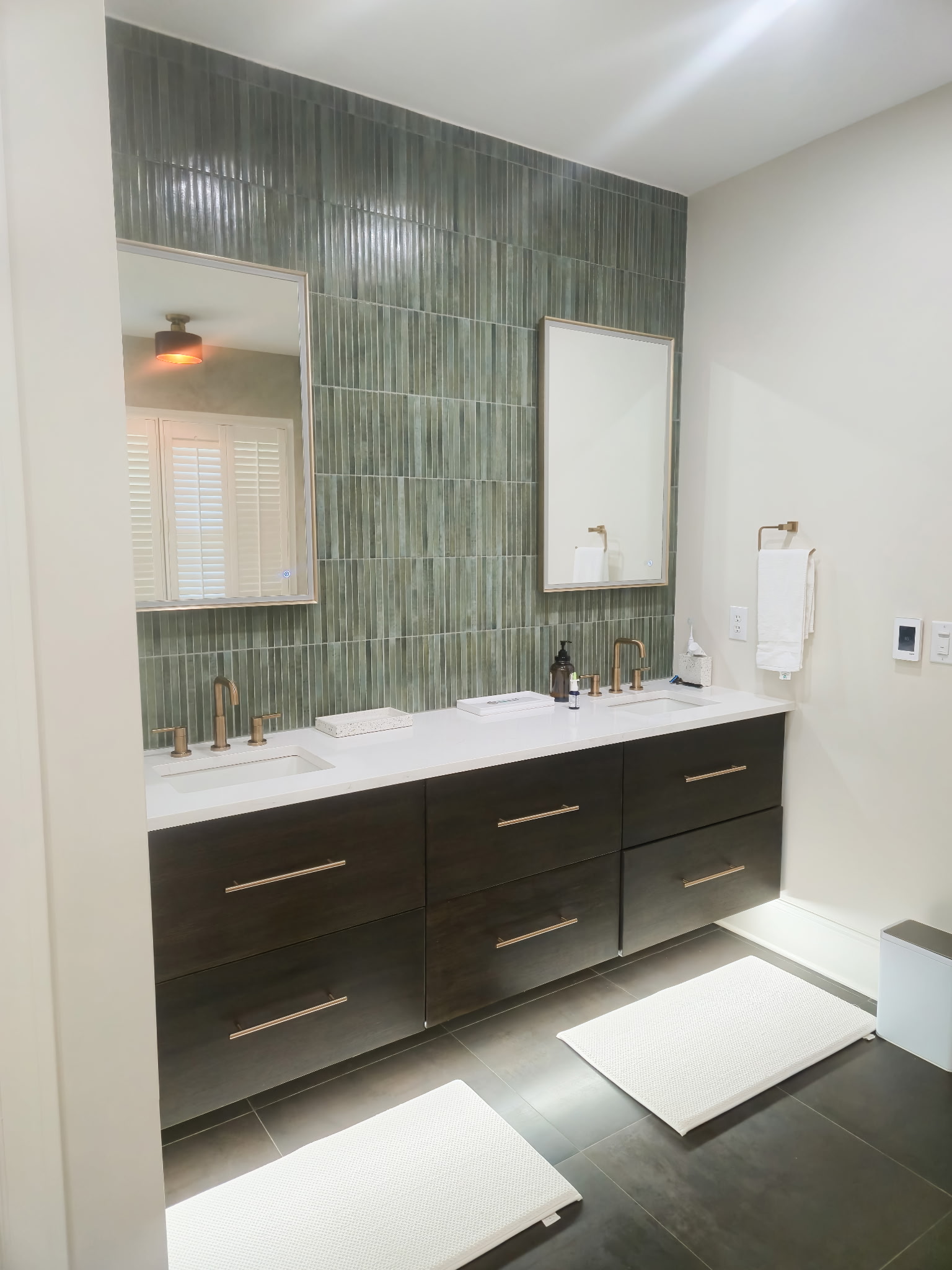 Double vanity bath